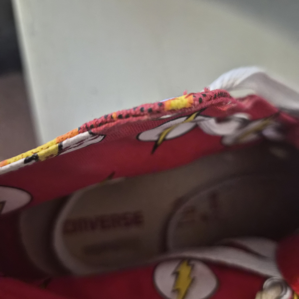 Converse And DC Comics The Flash High Top - Picture 8 of 9
